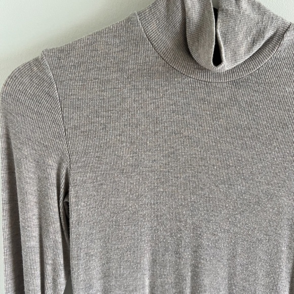 aritzia wilfred huet turtleneck - heather grey, size S - Picture 5 of 8